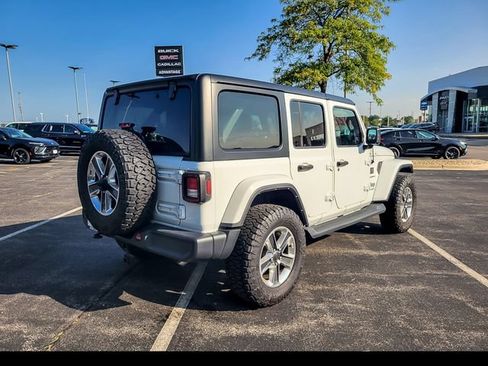 Used 2022 Jeep Wrangler Unlimited Sahara w/ Cold Weather Group AWD/4WD image 12