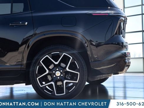 Used 2025 Chevrolet Traverse High Country w/ LPO, Floor Liner Package FWD image 32