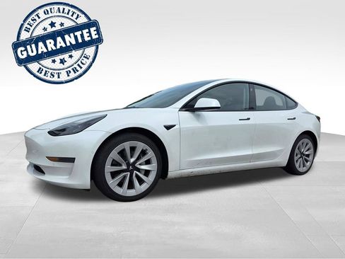 Used 2022 Tesla Model 3 Standard Range RWD image 2