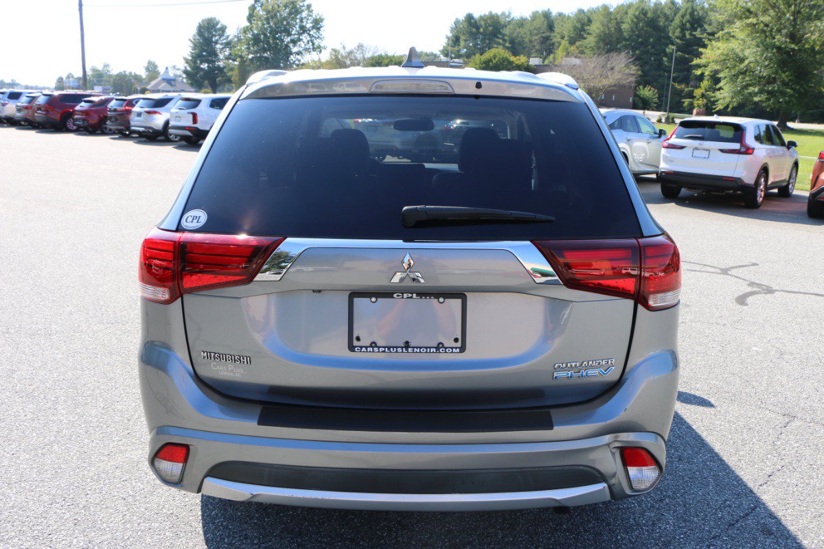 Used 2018 Mitsubishi Outlander SEL AWD/4WD image 4
