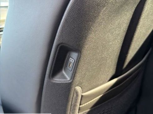 Used 2025 Kia Sorento SX image 42