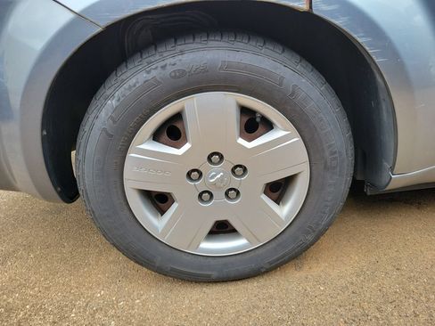 Used 2010 Dodge Avenger SXT FWD image 19