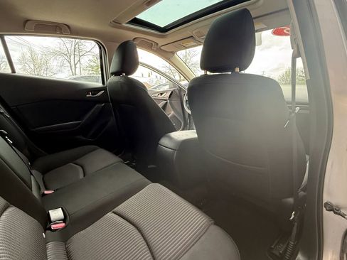 Used 2016 MAZDA MAZDA3 i Touring w/ Popular Equipment Package image 10
