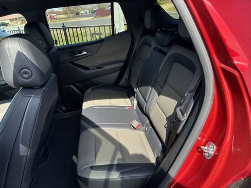 New 2026 Chevrolet Equinox LT w/ Convenience Package II FWD image 18