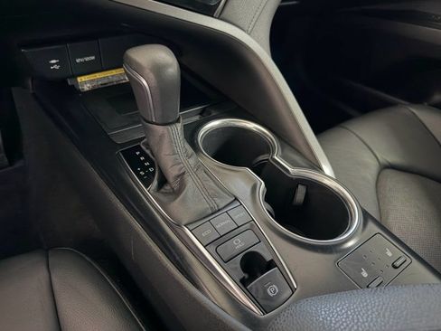 Used 2019 Toyota Camry XSE FWD image 22