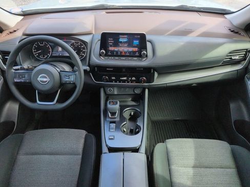 Used 2022 Nissan Rogue SV FWD image 14