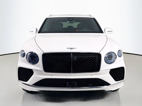 New 2025 Bentley Bentayga image 2
