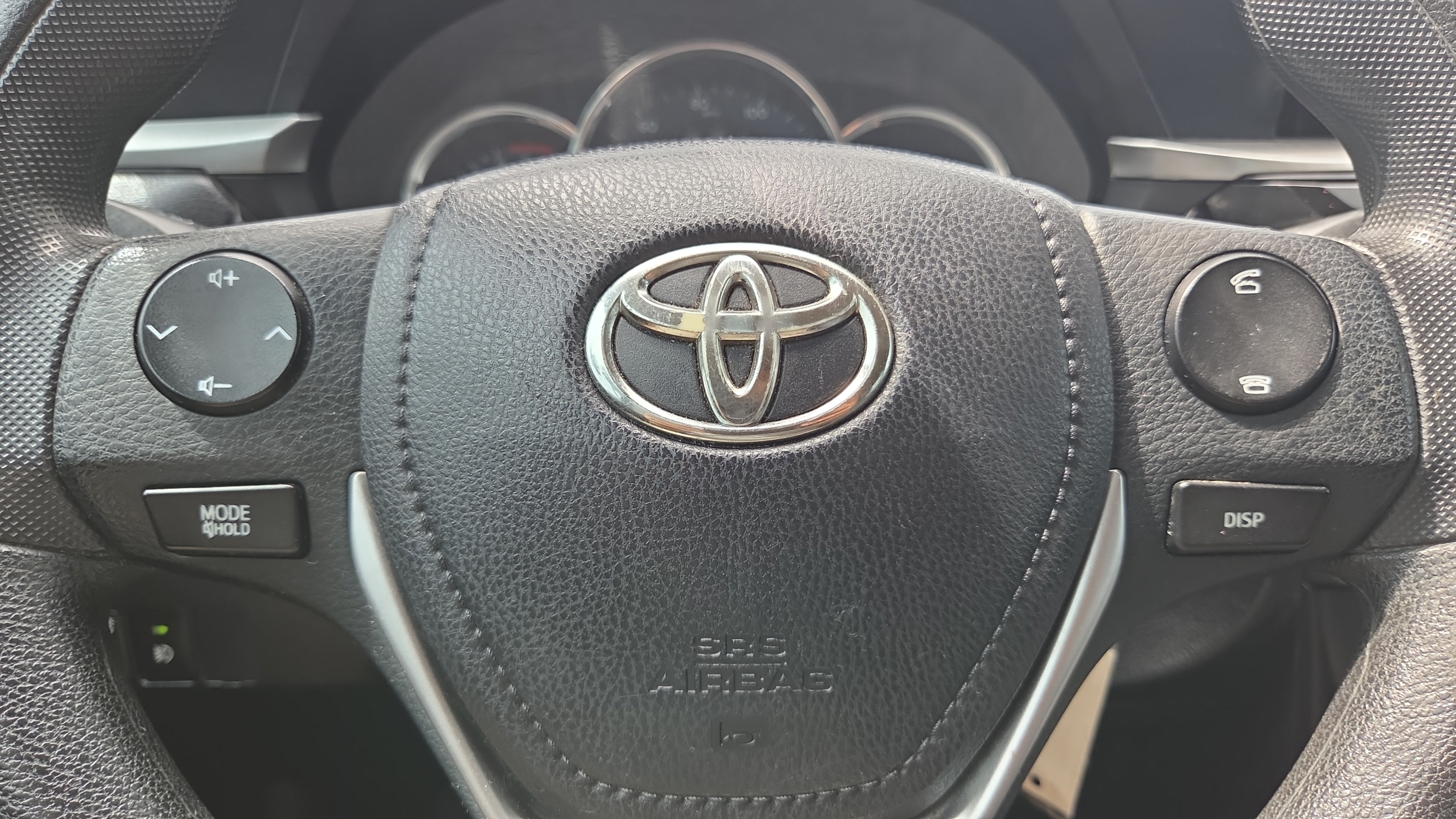Used 2015 Toyota Corolla L FWD image 25