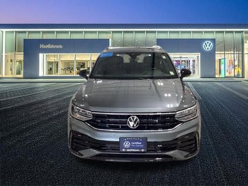 Certified 2023 Volkswagen Tiguan SE R-Line FWD image 15