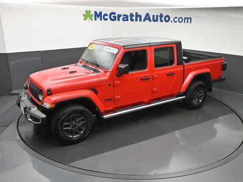 Used 2024 Jeep Gladiator Sport AWD/4WD image 22