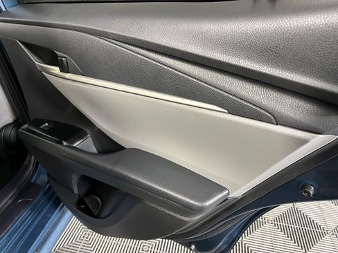 Used 2025 Toyota Camry SE image 27