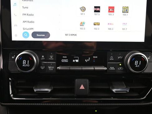 Certified 2023 Toyota Highlander XSE image 22