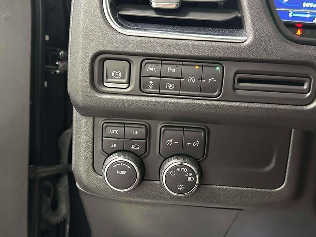 Used 2022 Chevrolet Suburban LT w/ LT Signature Plus Package AWD/4WD image 28