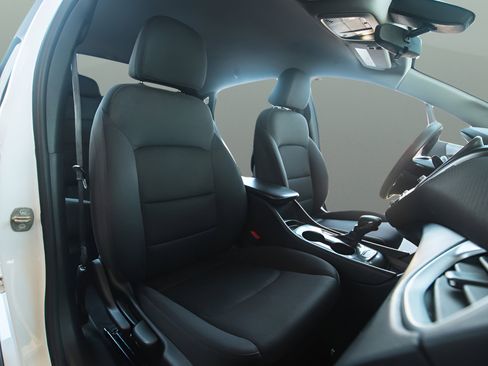 Used 2022 Chevrolet Malibu LS FWD image 13