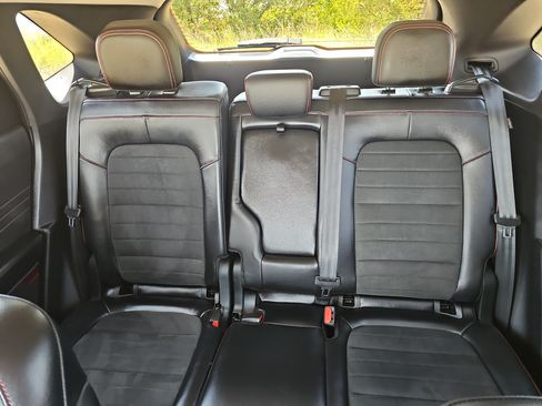 Used 2022 Ford Escape SEL w/ SEL Stealth AWD Package image 17