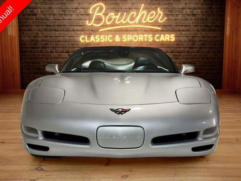 Used 2004 Chevrolet Corvette Convertible w/ Preferred Equipment Group RWD image 17