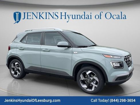 New 2026 Hyundai Venue SEL FWD image 2
