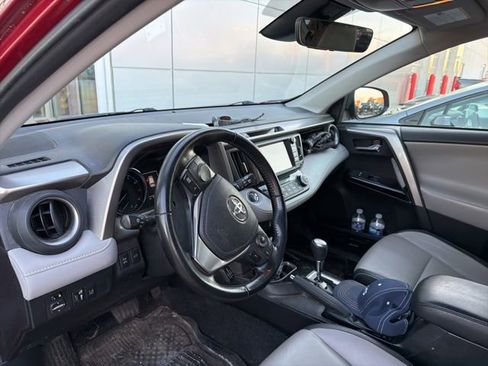 Used 2018 Toyota RAV4 AWD image 5