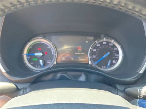 Used 2022 Toyota Highlander Bronze Edition FWD image 11