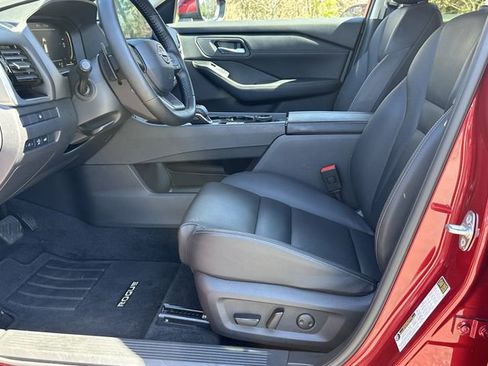 Certified 2025 Nissan Rogue SL image 10