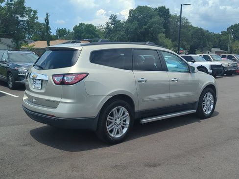 Used 2015 Chevrolet Traverse LT w/ Style and Technology Package FWD image 7