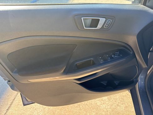 Used 2022 Ford EcoSport SE w/ SE Convenience Package image 9