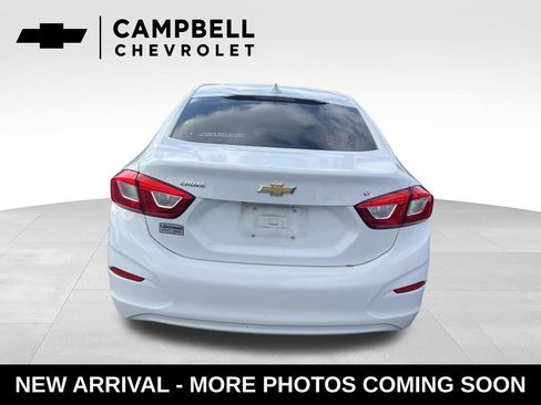 Used 2018 Chevrolet Cruze LT FWD image 4
