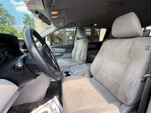 Used 2016 Honda Odyssey SE image 13
