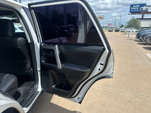 Used 2020 Toyota 4Runner SR5 Premium w/ Moonroof Package RWD image 15
