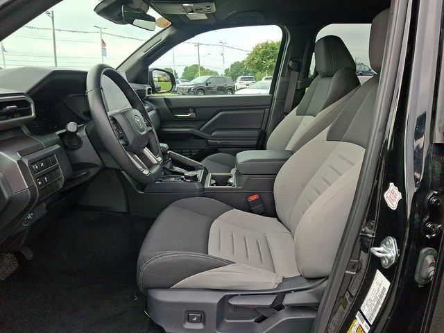 Used 2025 Toyota Tacoma TRD Off-Road AWD/4WD image 14
