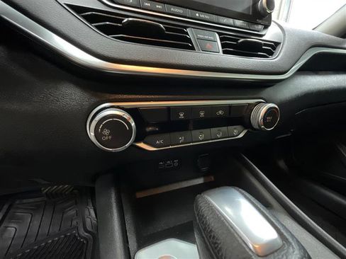 Used 2019 Nissan Altima 2.5 S FWD image 16
