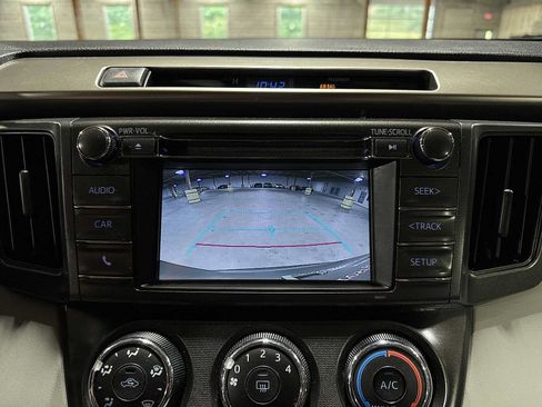 Used 2015 Toyota RAV4 LE AWD/4WD image 23