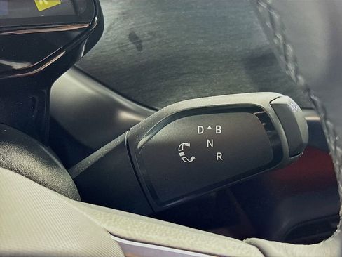 New 2025 Volkswagen ID. Buzz Pro S image 18