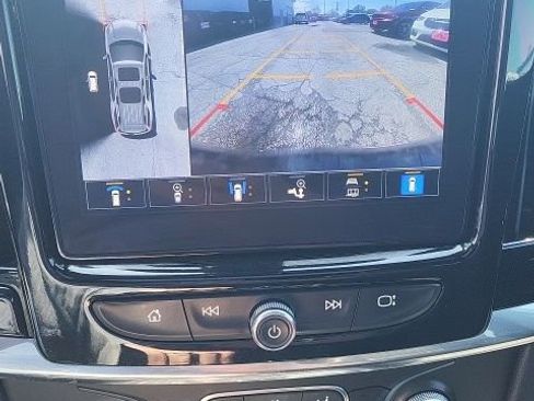 Used 2023 Chevrolet Traverse RS AWD/4WD image 9