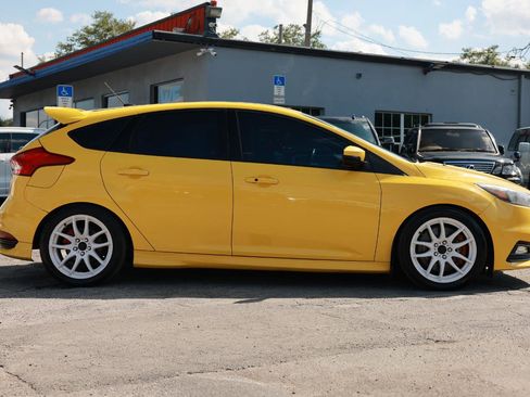 Used 2017 Ford Focus ST FWD image 13