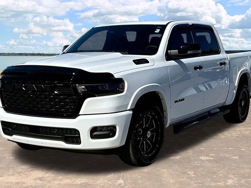 Used 2025 RAM 1500 Big Horn AWD/4WD image 4