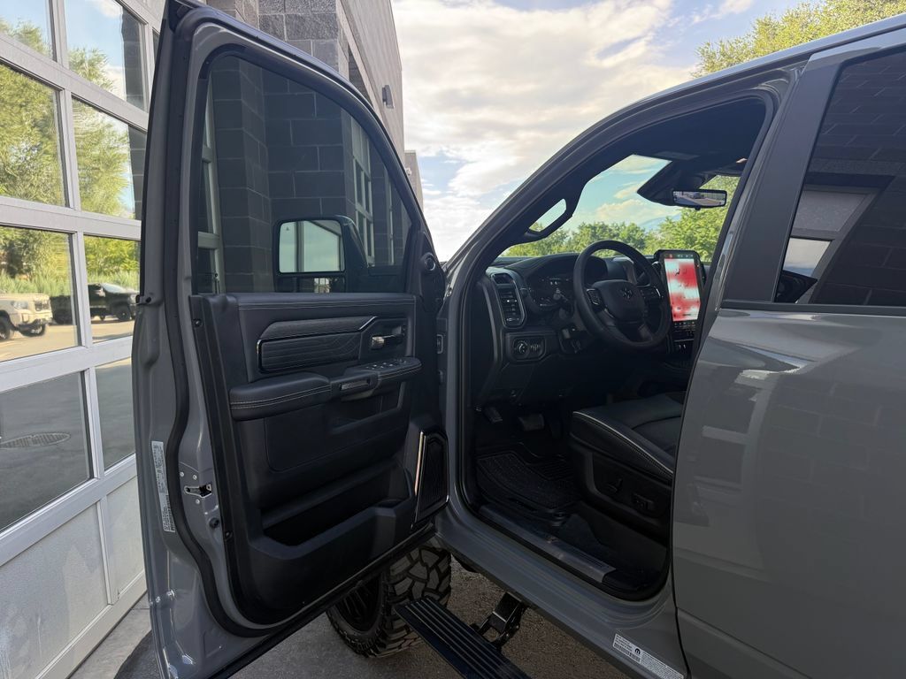 Used 2026 RAM 3500 Limited AWD/4WD image 17