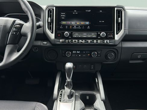 Used 2025 Nissan Frontier SV w/ SV Convenience Package RWD image 25