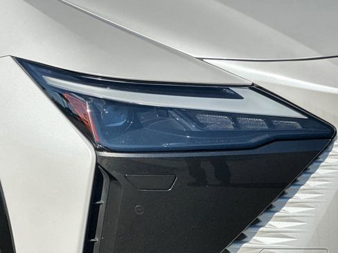 Certified 2023 Lexus RZ 450e Premium image 11
