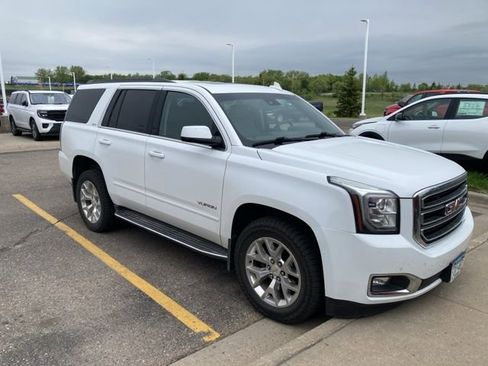 Used 2017 GMC Yukon SLT w/ HD Trailering Package AWD/4WD image 3