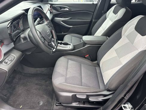 Certified 2024 Chevrolet Trax RS w/ Driver Confidence Package FWD image 18