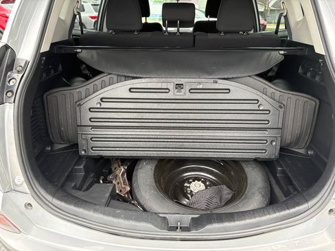Used 2016 Toyota RAV4 XLE AWD/4WD image 2