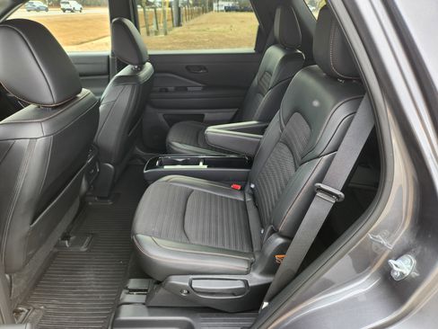 Used 2023 Nissan Pathfinder Rock Creek image 16