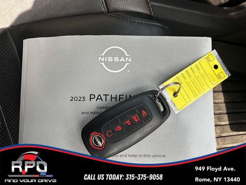 Used 2023 Nissan Pathfinder Platinum AWD/4WD image 37