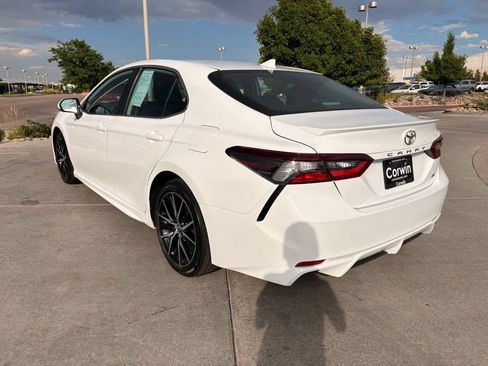 Used 2023 Toyota Camry SE FWD image 5
