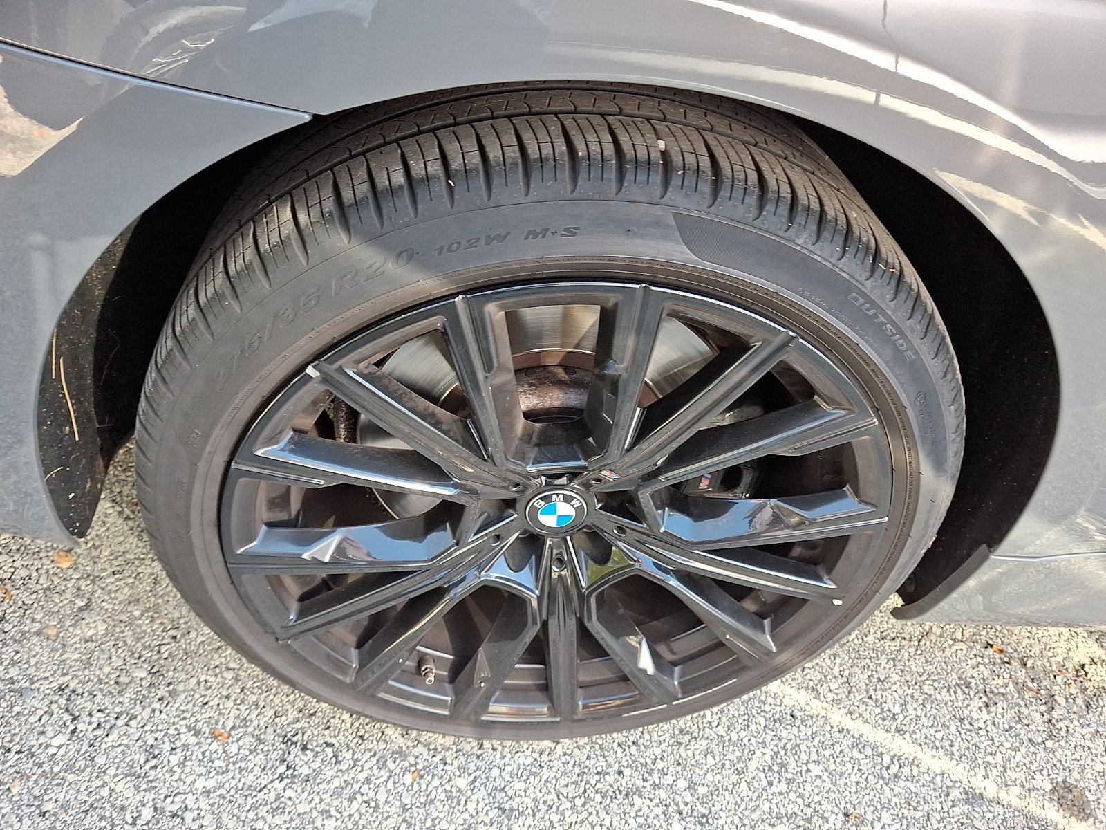 Used 2022 BMW 740i w/ M Sport Package RWD image 5