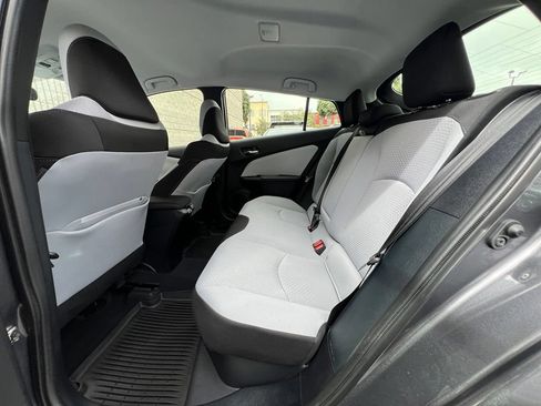 Certified 2022 Toyota Prius LE FWD image 14