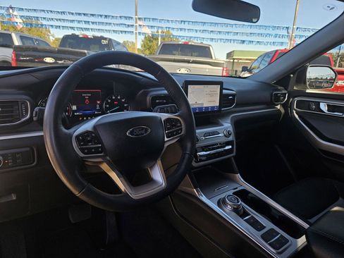 Used 2023 Ford Explorer XLT w/ Equipment Group 202A image 10