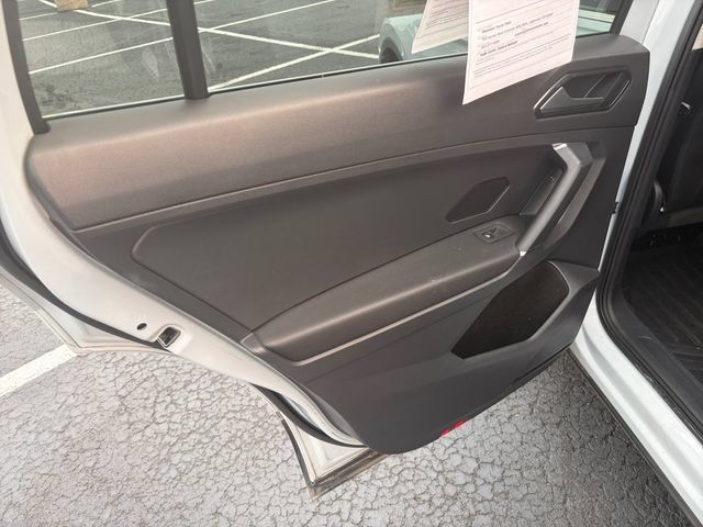 Used 2018 Volkswagen Tiguan SE FWD image 33