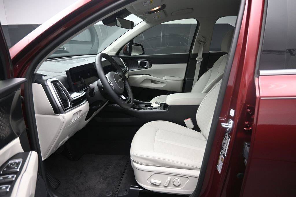 Used 2025 Kia Sorento S FWD image 20
